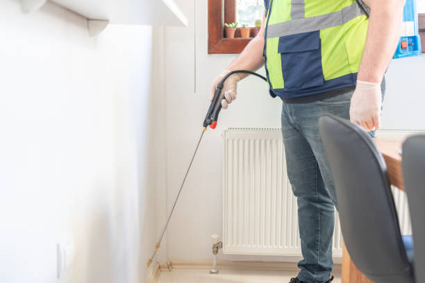 Best Pest Control for Homes  in Ixonia, WI